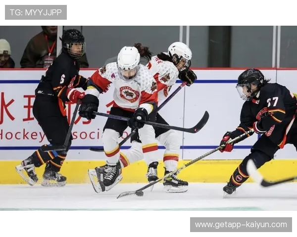 中国女子冰球全胜战绩夺冠 展现团队项目备战成果 中国女子冰球全胜战绩夺冠 展现团队项目备战成果
