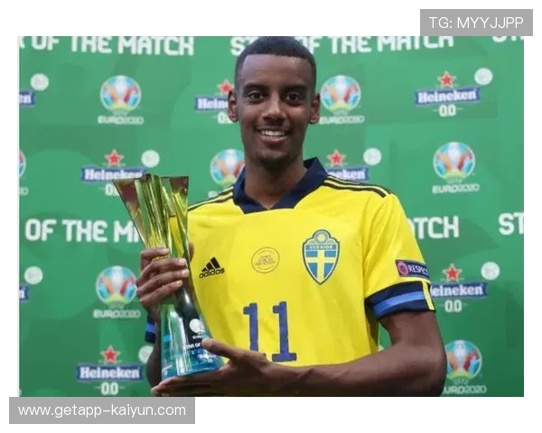 “纽卡小将麦利头球破门，赛后获评全场最佳”